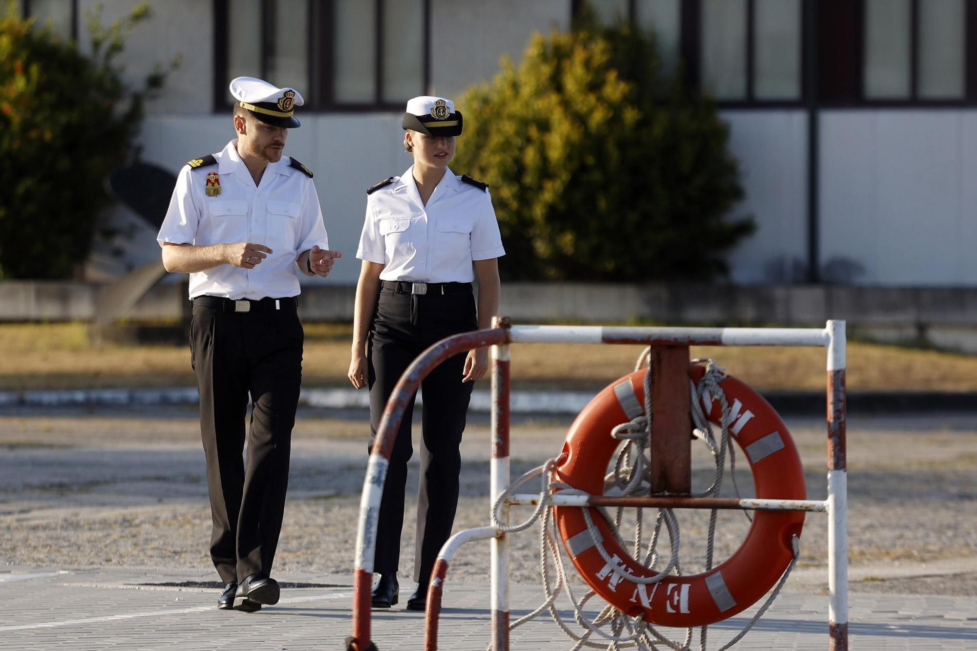 Leonor conoce de primera mano la Escuela Naval de Marín