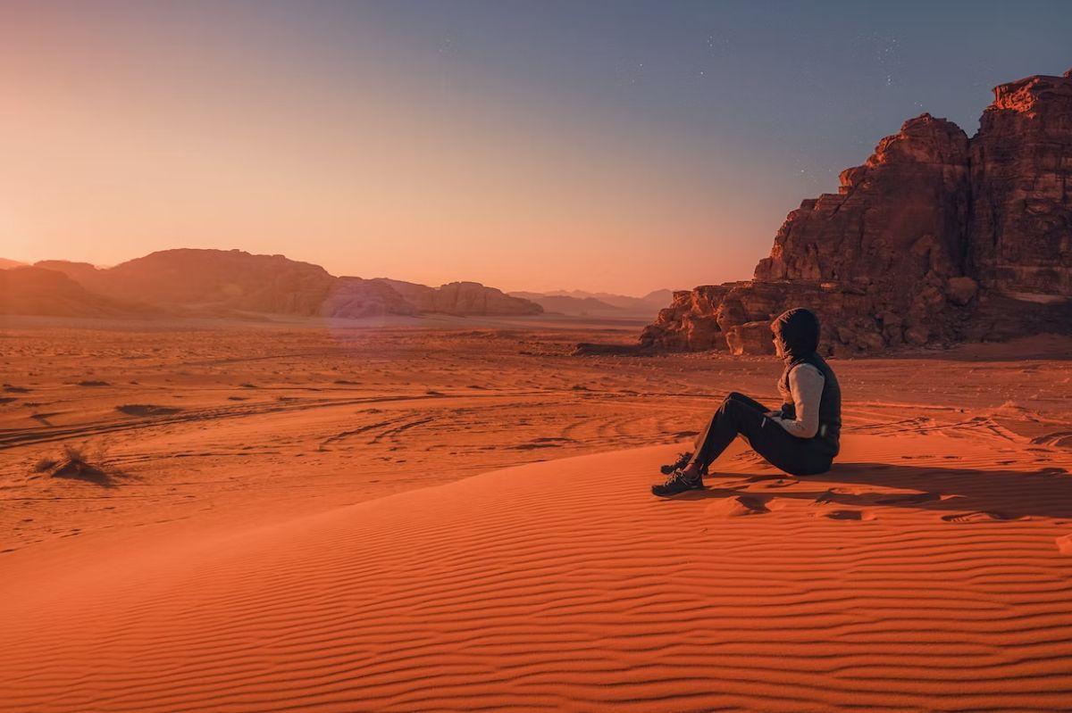 El desierto de Wadi Rum, en Jordania, muestra un paisaje similar al de Marte. ¿La producción de oxígeno hará que algún día podamos vivir en el planeta rojo?