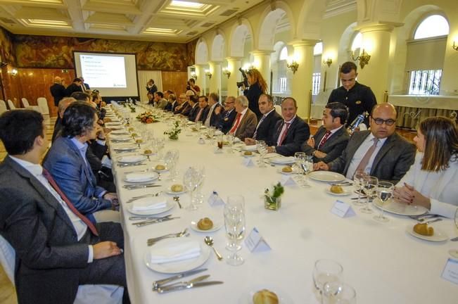 ALMUERZO DE DINOSOL CON EMPRESARIOS