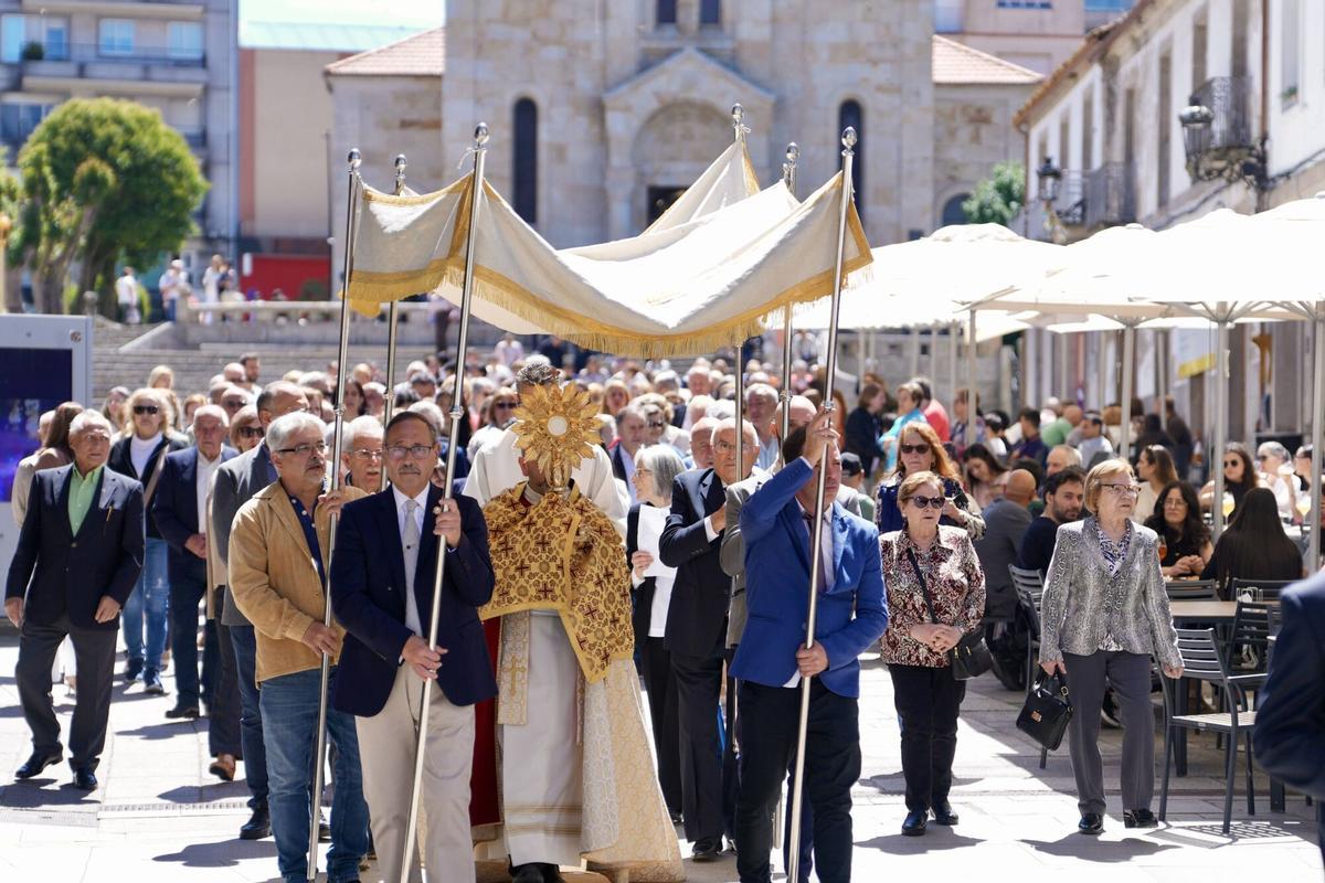 Celebración y procesión de Corpus Christi en Lalín Celebración y procesión de Corpus Christi en Lalín