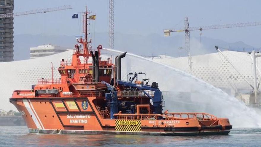 Segundo día del incendio en el barco &#039;Fin Whale&#039;