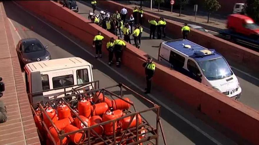 La Policía detiene a un hombre que robó un camión cargado de bombonas de butano