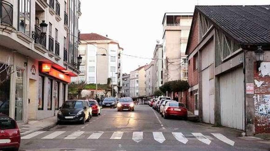 Estado actual de la calle Redondela, en Ponteareas. // A.H.