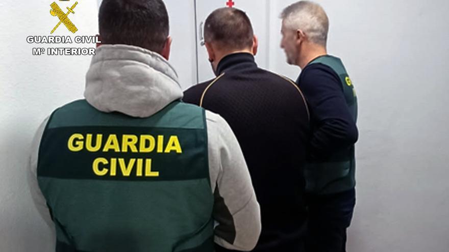 Dos detenidos por golpear a un hombre para robarle la cartera en Puerto de Mazarrón