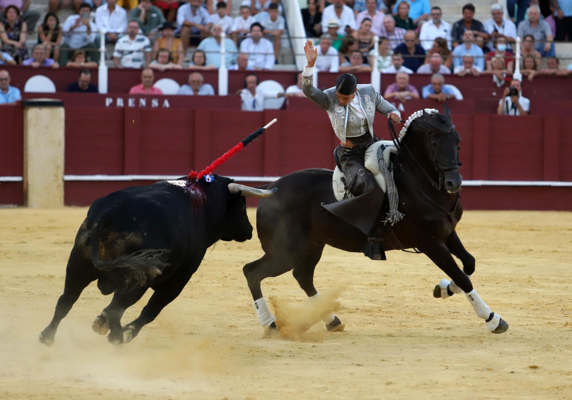 Rejones en la Feria de Málaga: Guillermo Hermoso y Ferrer Martín, doble Puerta Grande en Málaga