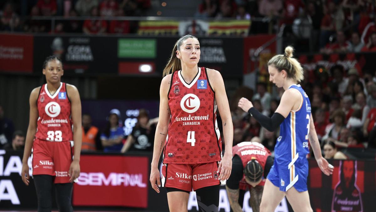 Mariona Ortiz, con semblante triste tras la finalización del partido