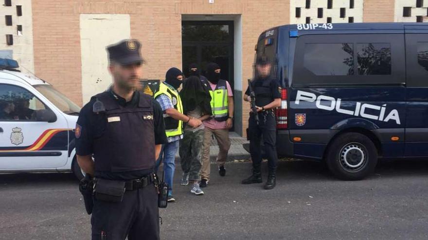 Trasladan a Madrid al presunto integrante del Daesh detenido en Mérida