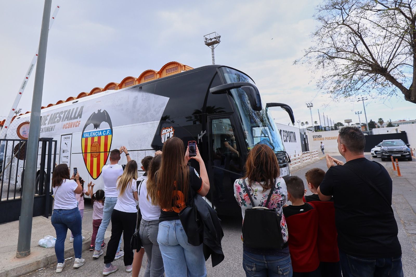 Así ha sido la salida del Valencia CF hacia la final de Elche