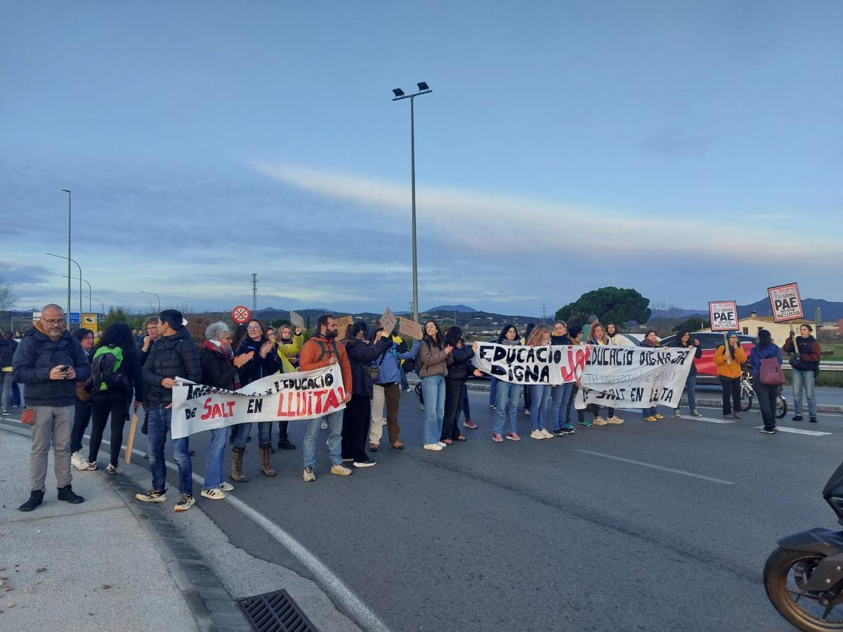 Les imatges de la vaga de professors a Salt