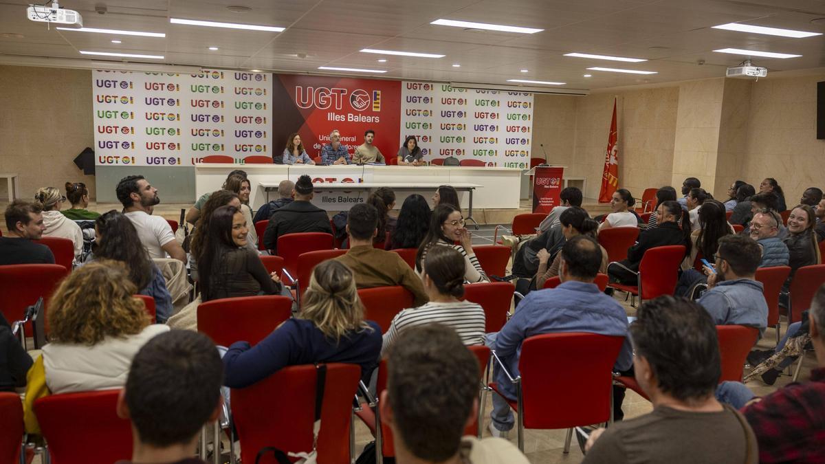 Los trabajadores de Son Amar afectados por el ERE