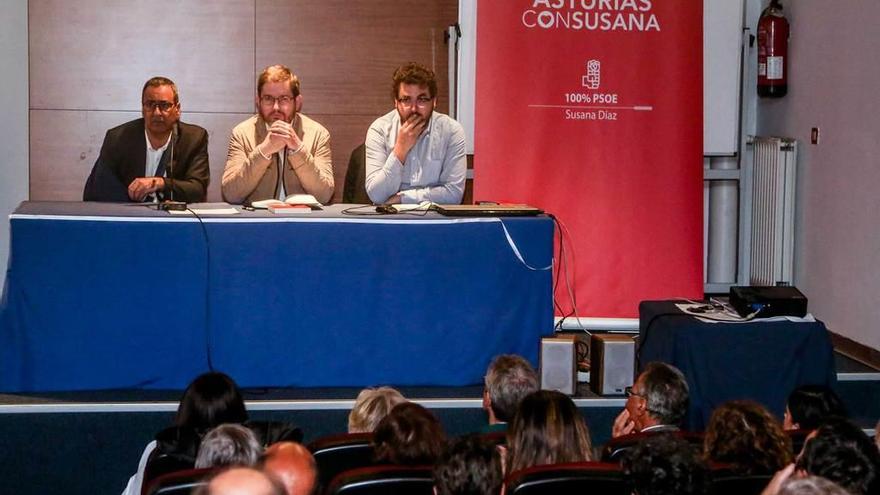 Fernando Lastra, Ignacio Urquizu y Jonás Fernández, ayer, en la Lila.