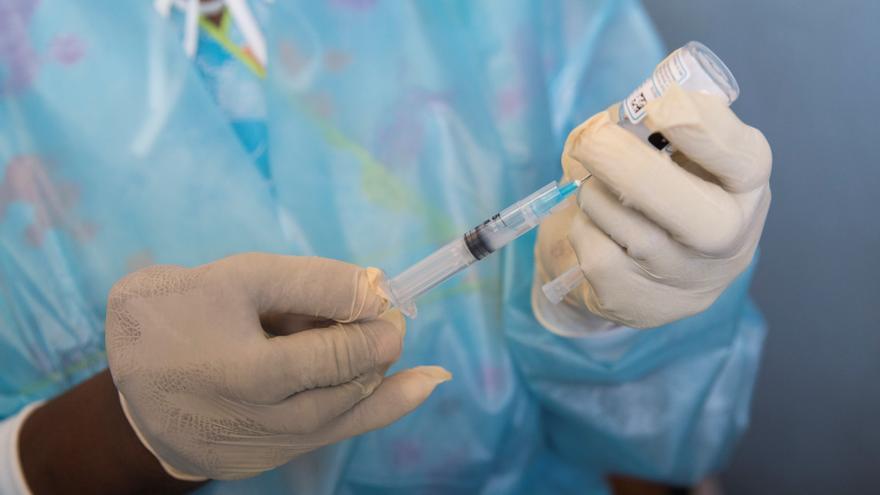 Farmacias de Castilla y León pondrán en marcha este lunes un estudio sobre las vacunas COVID