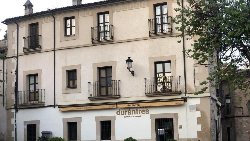 Vídeo | Dos unidades de hamburguesa de ternera a 9,30 euros en el corazón de Cáceres