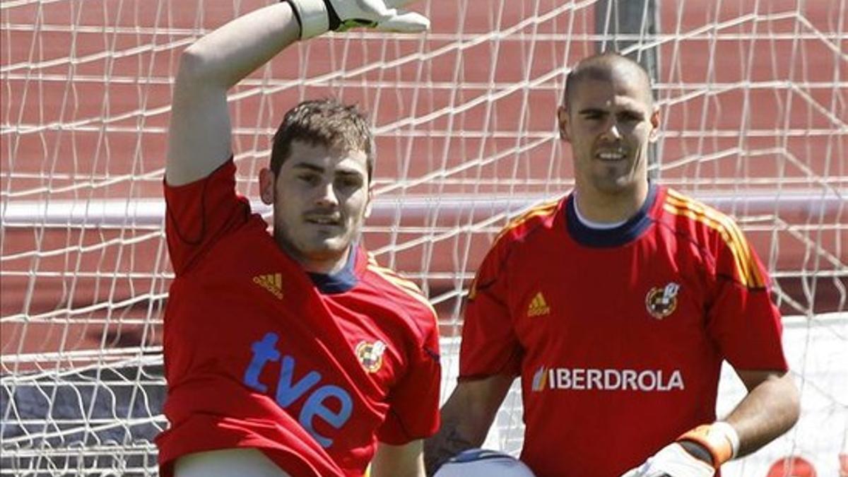 Iker Casillas y Victor Valdés