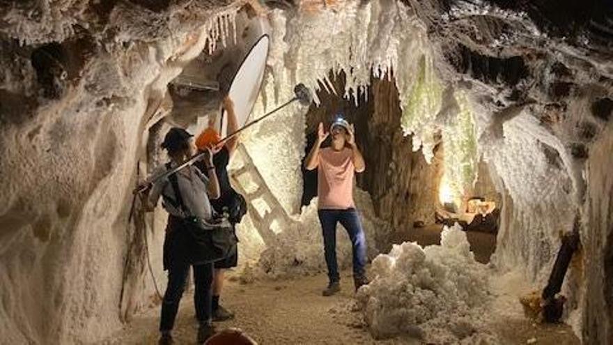 Un equip de la BBC grava a la Muntanya de Sal de Cardona