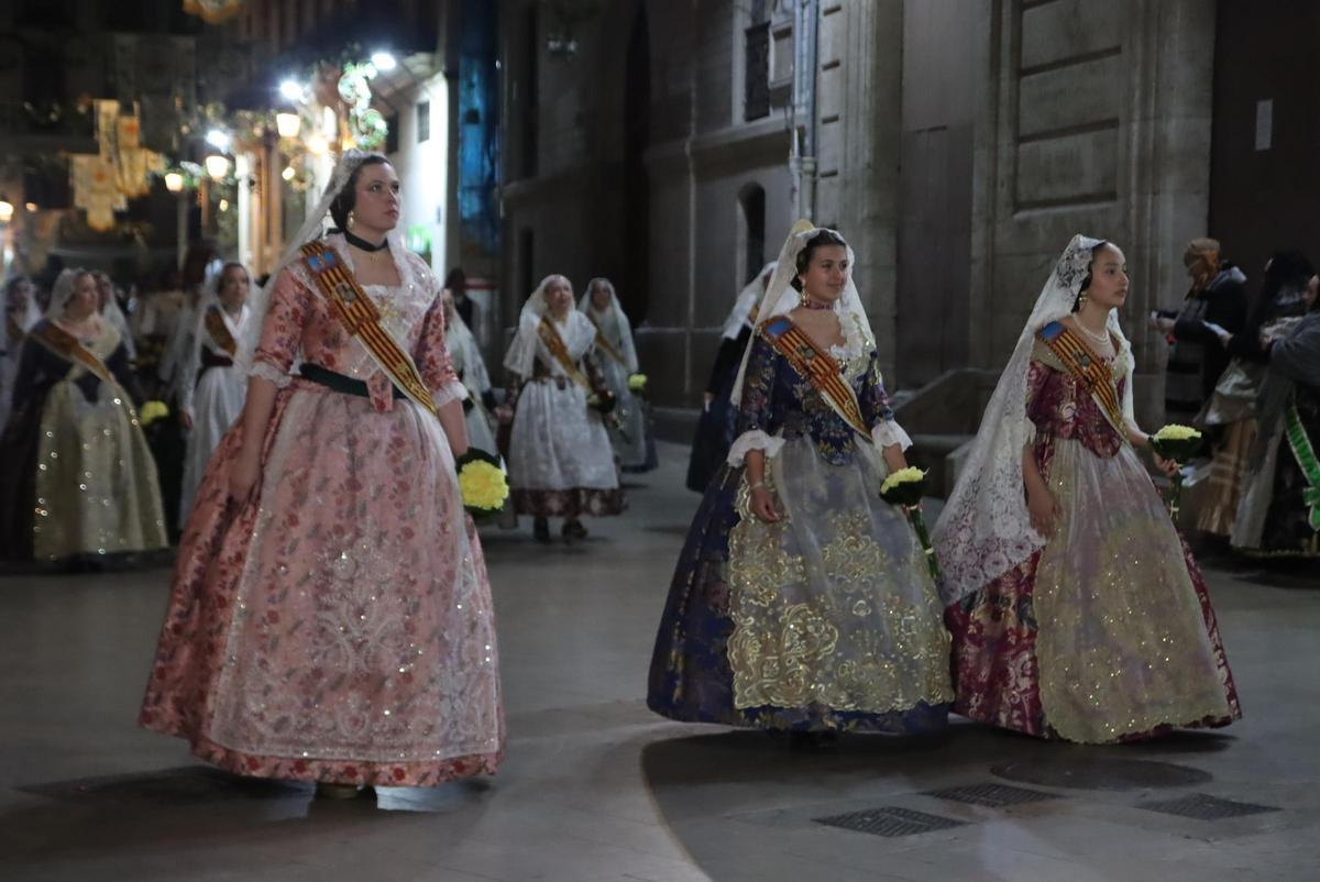Todas las fotos de la ofrenda del 18 de marzo por la calle San Vicente hasta la 23:30 horas Todas las fotos de la ofrenda del 18 de marzo por la calle San Vicente hasta la 23:30 horas