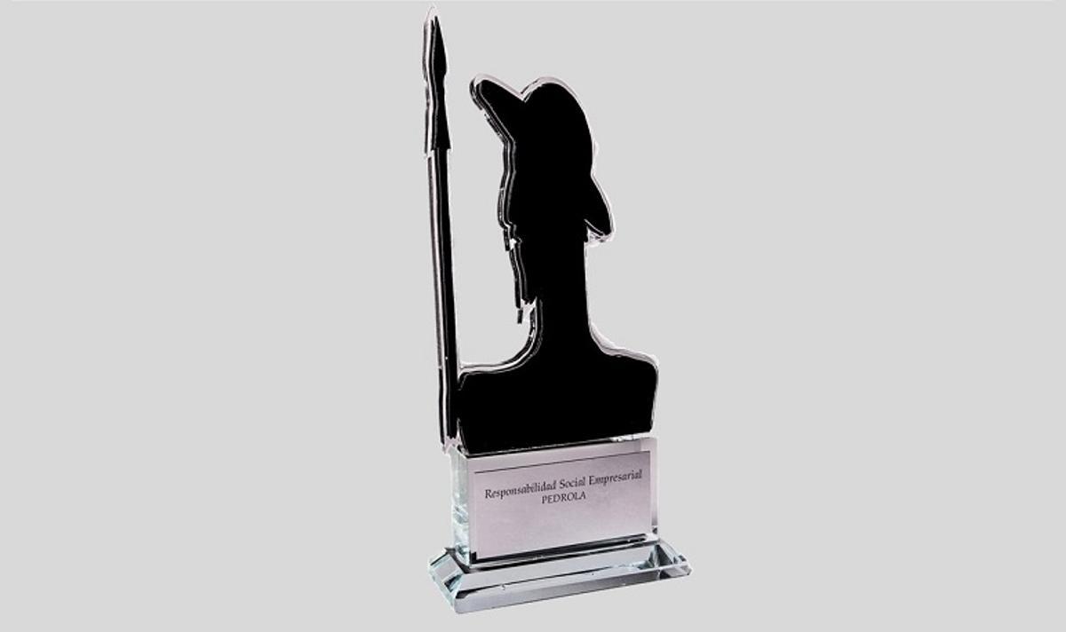 La estatuilla que recogerán los ganadores del Premio RSE de Pedrola recuerda la silueta de Don Quijote.