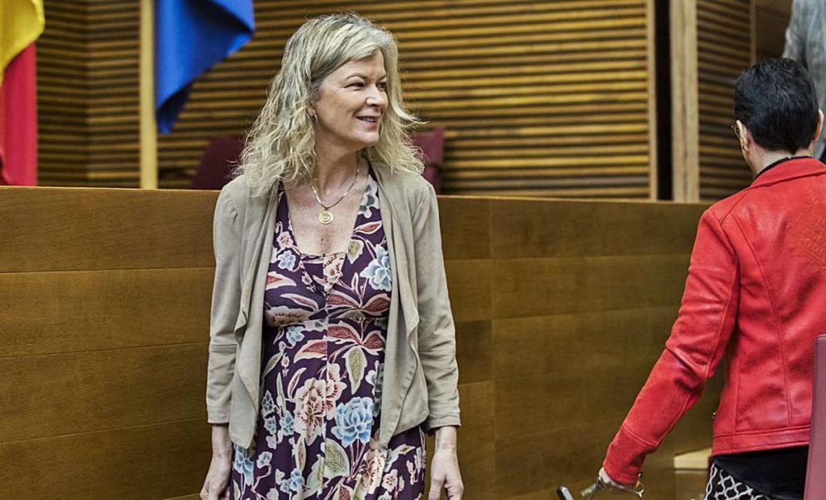 La consellera Gabriela Bravo, en el pleno celebrado el pasado 12 de marzo sobre el coronavirus.