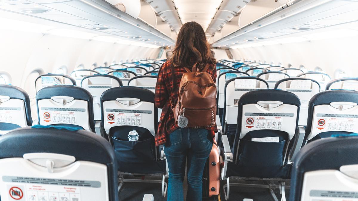 Los expertos recomiendan no viajar en estos asientos de avión