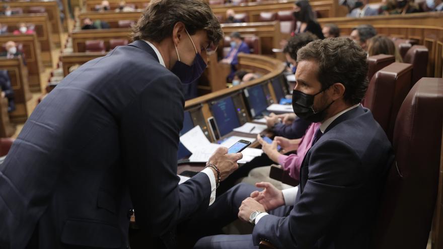 Pablo Casado se despide de los suyos en el Pleno del Congreso