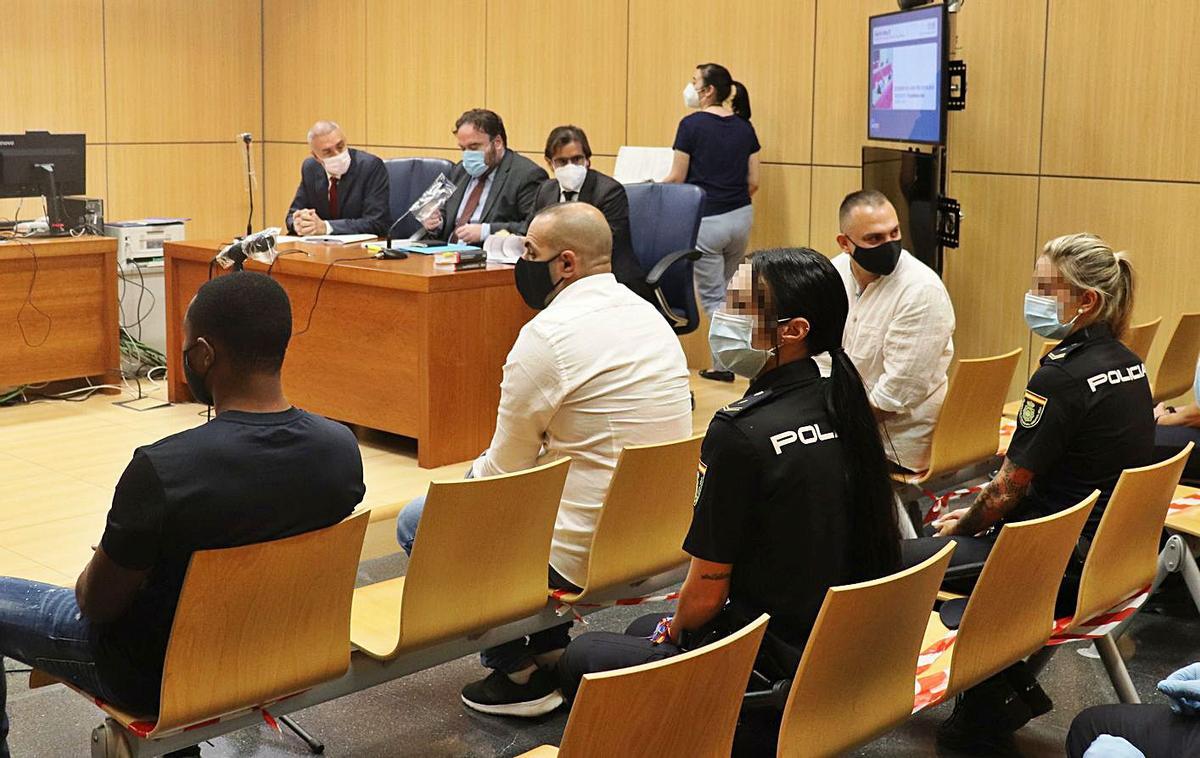 Los tres condenados por un delito contra la salud pública en grado de tentativa. | I. CABANES