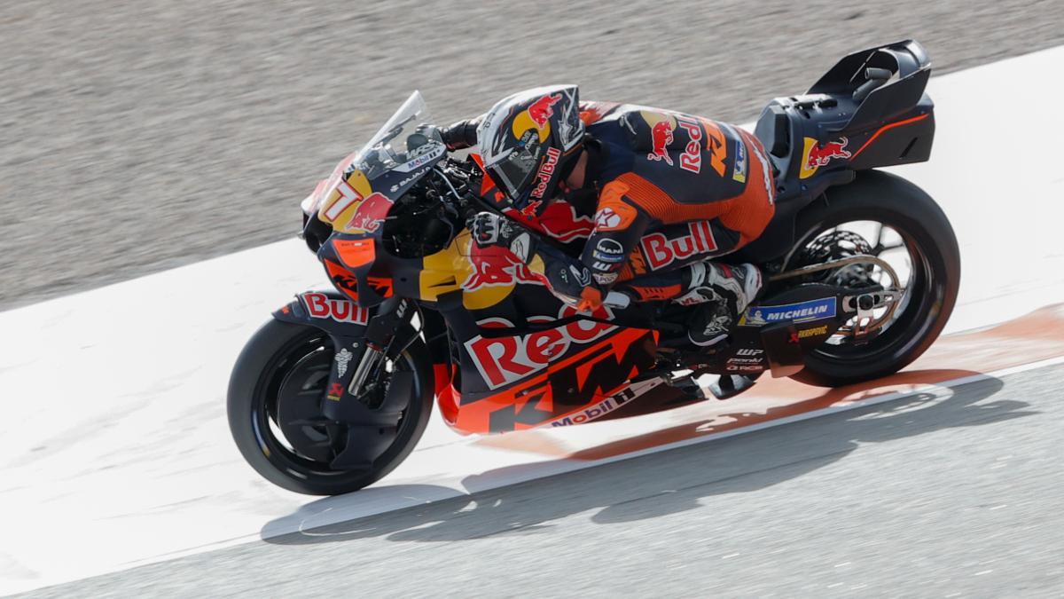 Pedro Acosta durante la jornada del viernes en Valencia