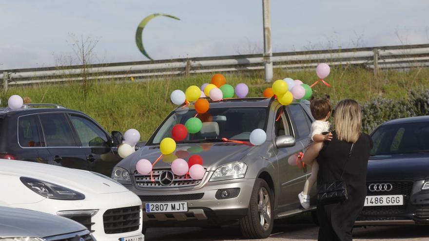 A Illa saca sus coches a la calle para celebrar el San Cristóbal