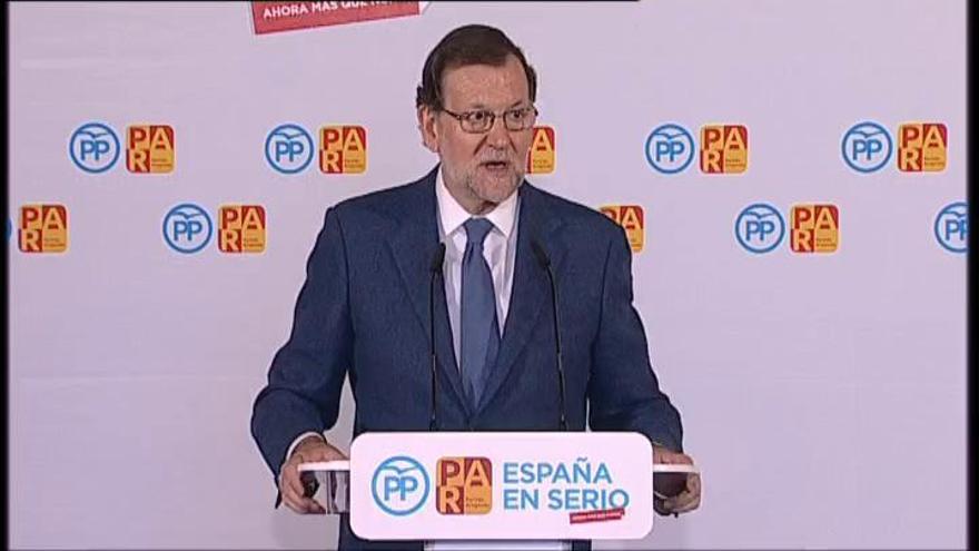 Rajoy acusa a PSOE y Ciudadanos de haber protagonizado un "reality show de baja estopa"