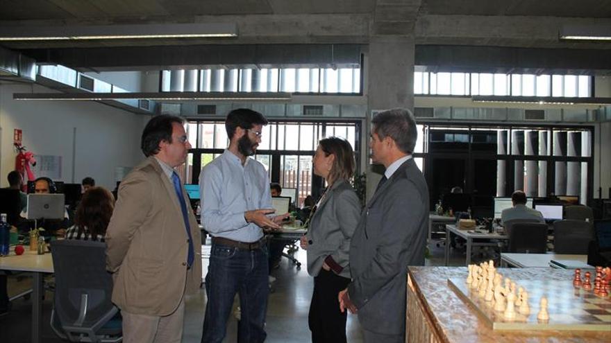 Isabel Ambrosio visita la empresa Innovation Group