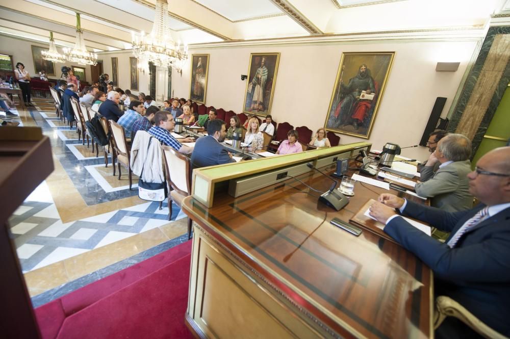 Pleno en el Ayuntamiento de Oviedo