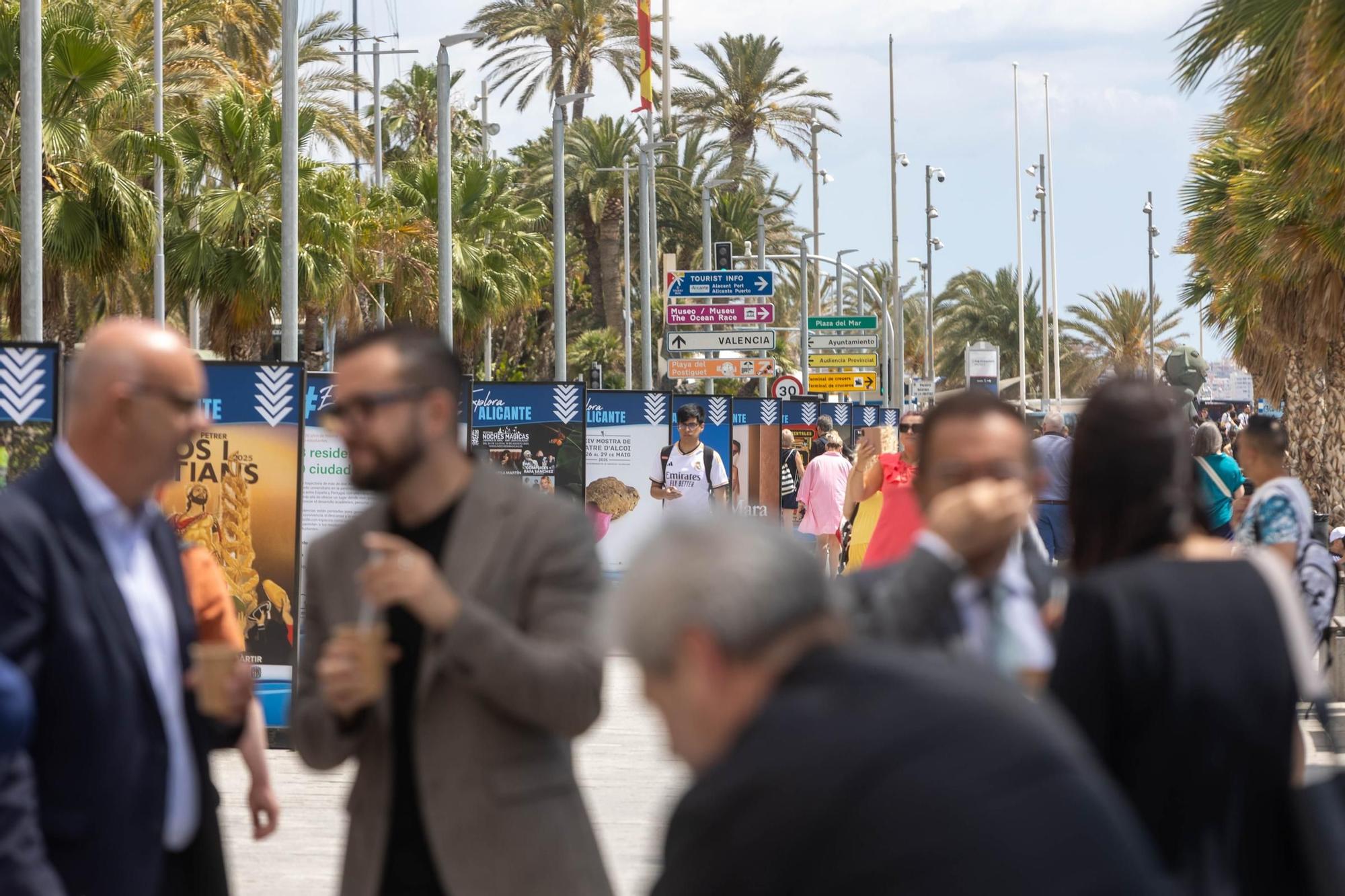 Explora Alicante en el paseo del puerto