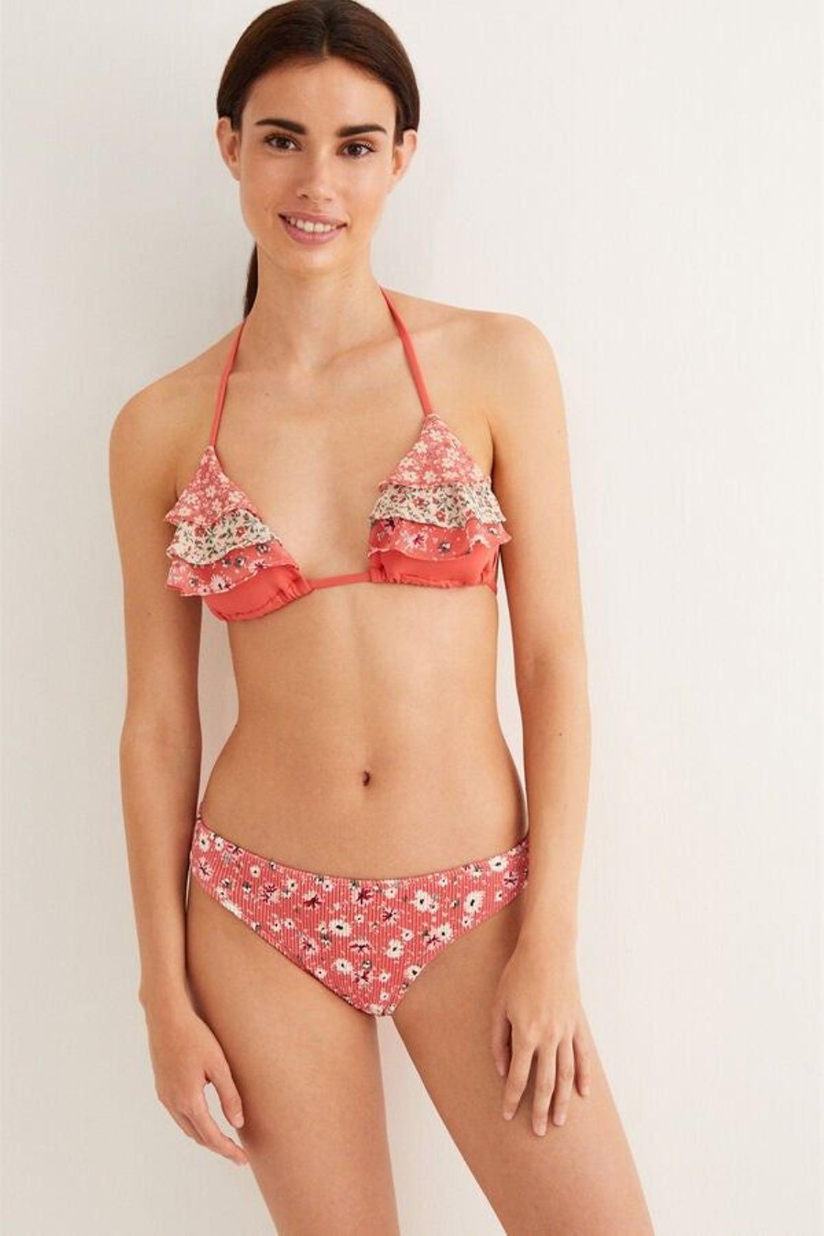 Bikini flores de Women'Secret (Precio: top 17,99 euros y braguita 10,99 euros)