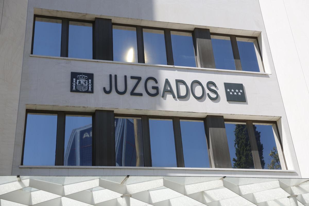 El juez Peinado rechaza que Bolaños declare por escrito en la causa de Begoña Gómez
