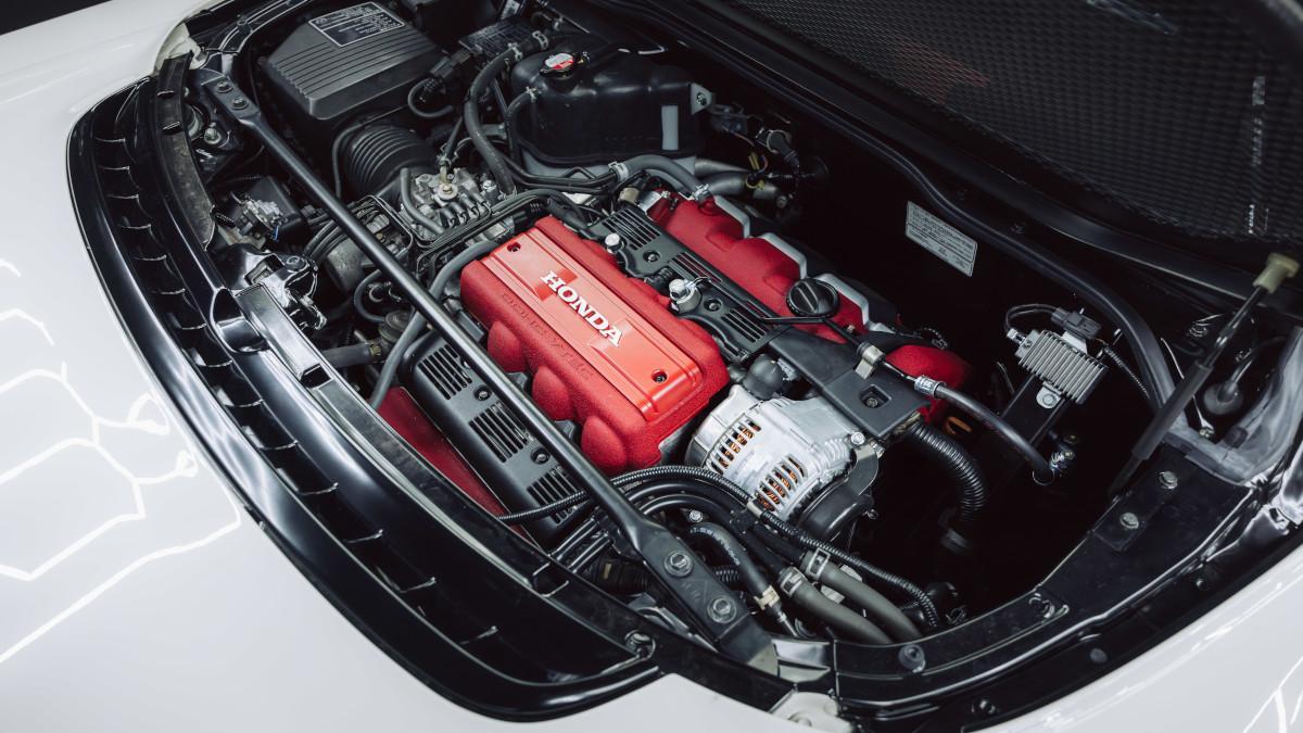 El V6 atmosférico del NSX-R, con 290 CV y cambio manual, explica por qué es uno de los japoneses más cotizados hoy.