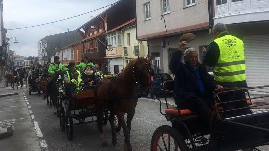 Más de 150 jinetes participan en la IV Ruta Cabalar campo a través de Curtis