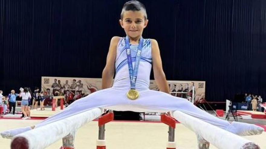 Álvaro Boscá Malonda, primer gimnasta del Club La Safor Gandia que es campeón nacional