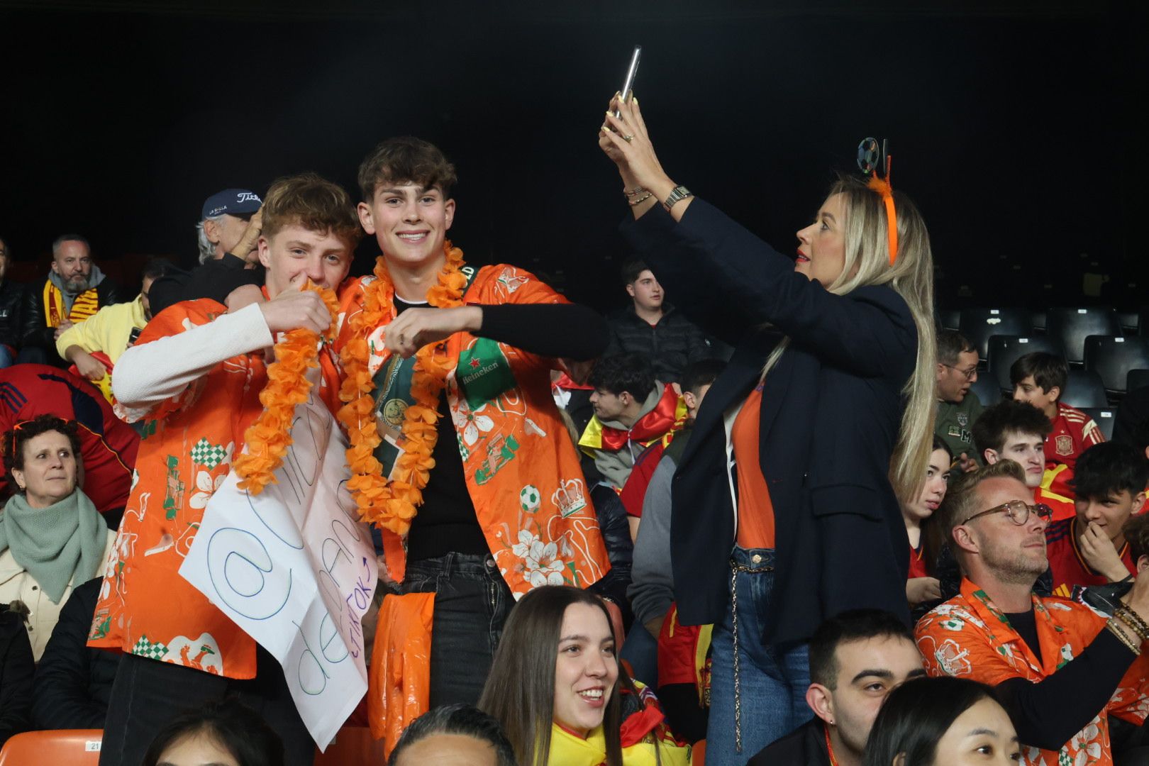 España - Países Bajos: Búscate en la grada de Mestalla