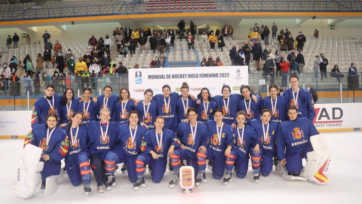La selección española de hockey hielo femenino ha conseguido la medalla de bronce en el Mundial femenino de Jaca 2022