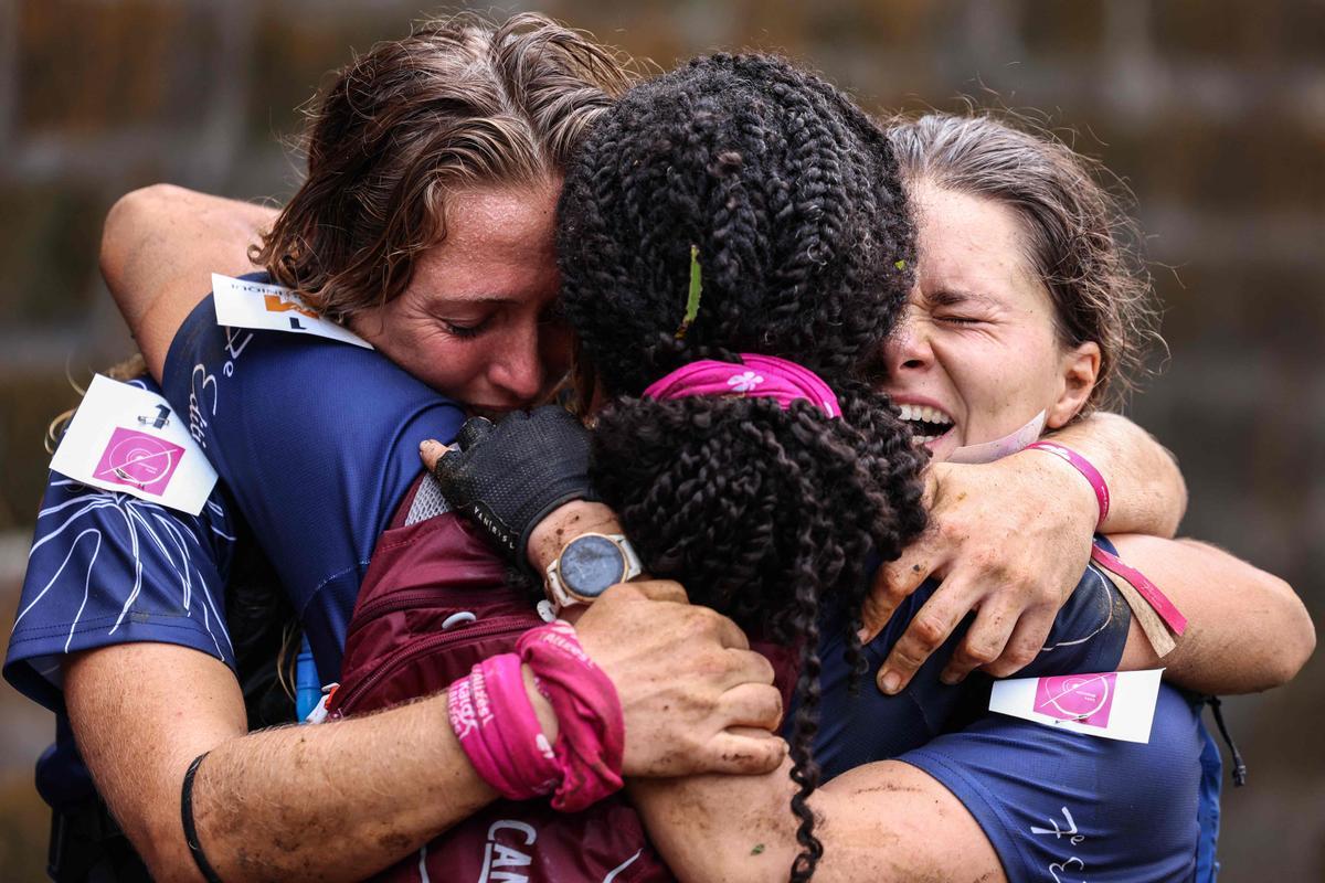 Competición multideportiva exclusivamente femenina Raid des Alizes en la isla caribeña francesa de Martinica, cada equipo representa una organización benéfica