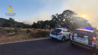 Vídeo | Actuación de la Guardia Civil en el incendio del pantano de Valdesalor