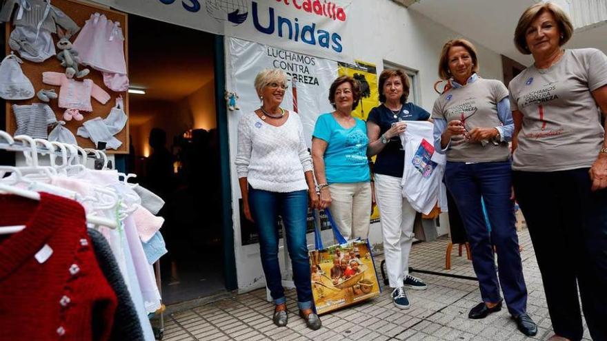 Manos Unidas abre el mercadillo de verano de Salinas