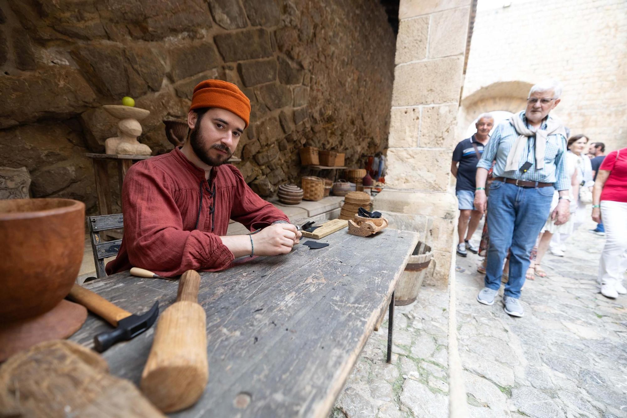 La dura y libre vida de los feriantes de la Ibiza Medieval