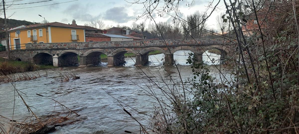 El río Frío a su paso por Valer