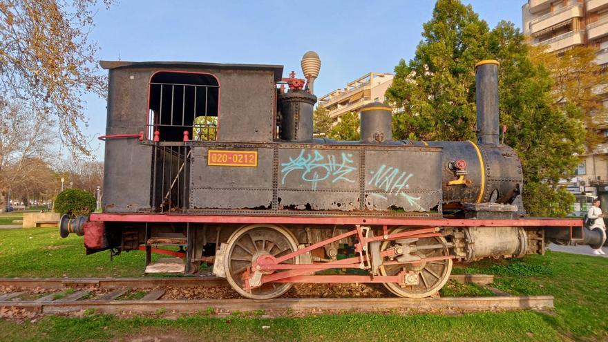 El PSOE de Córdoba denuncia &quot;el penoso estado&quot; de la locomotora Santa Rita y exige a Bellido que la arregle