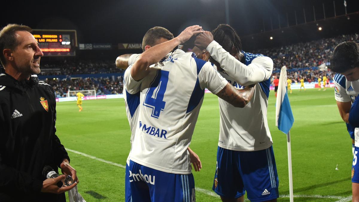 Bebé, Nieto y Jair celebran el gol marcado por el atacante el pasado domingo a Las Palmas.