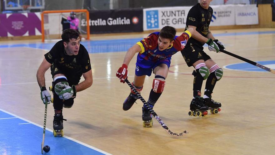 Fabrizio Ciocale conduce la bola en el partido contra el Alcoi. |  // VÍCTOR ECHAVE