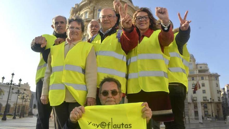 Los Yayoflautas apoyan a los chalecos amarillos franceses