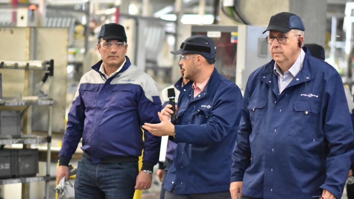 Filosa en su visita a las plantas de producción del Grupo Sstellantis