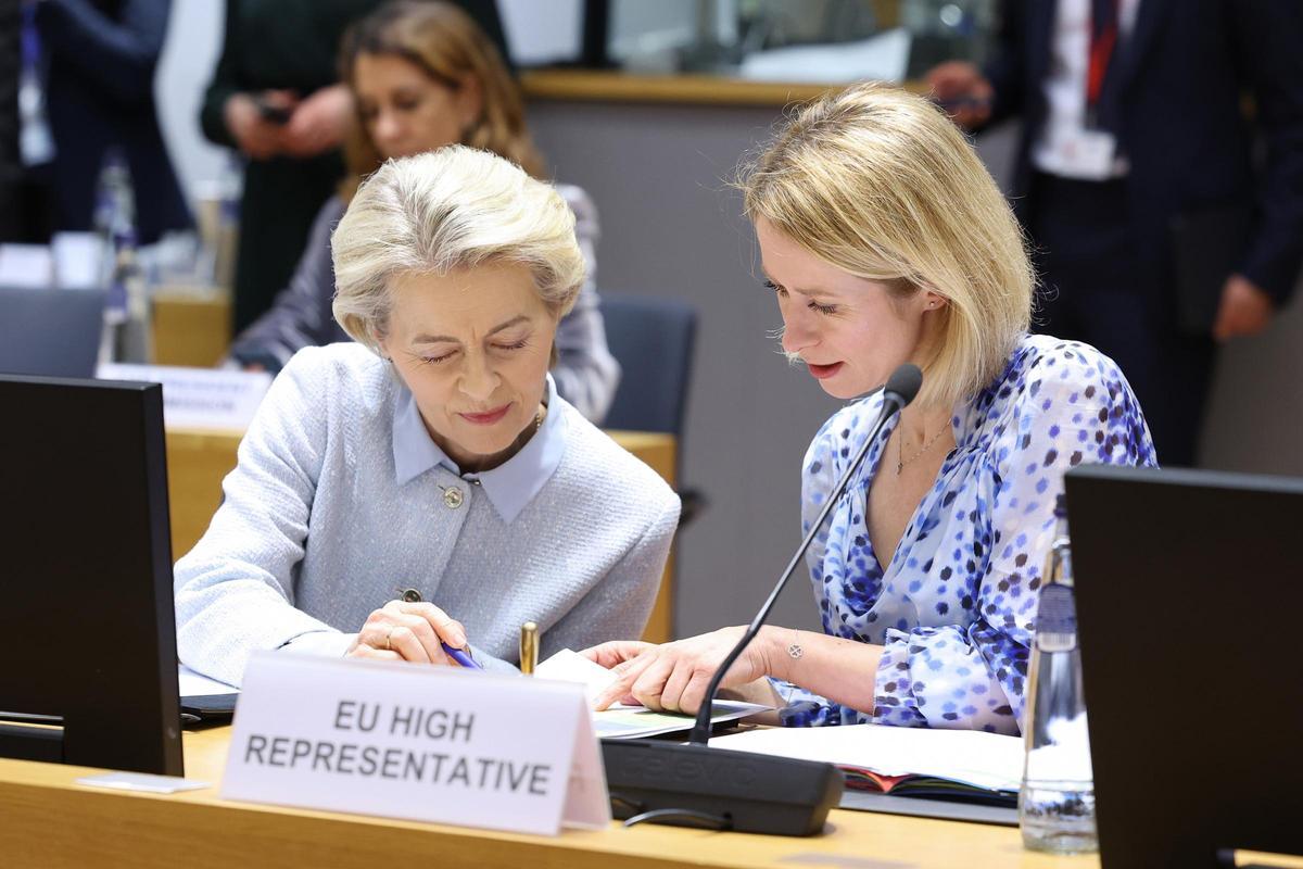 Archivo - La presidenta de la Comisión Europea, Ursula von der Leyen, y la Alta Representante de la UE para Política Exterior, Kaja Kallas