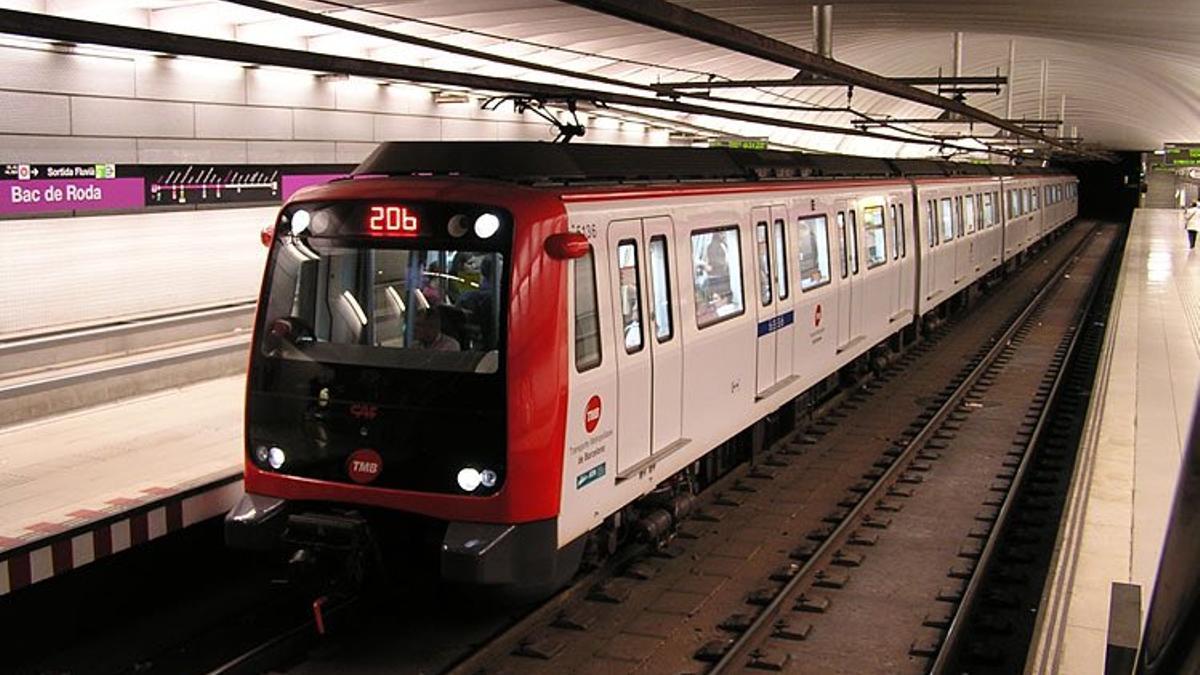 Estación de Bac de Roda de la L-2 del metro de Barcelona